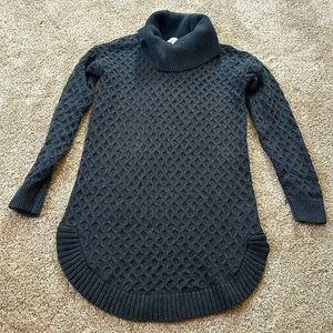 Motherhood maternity size M sweater